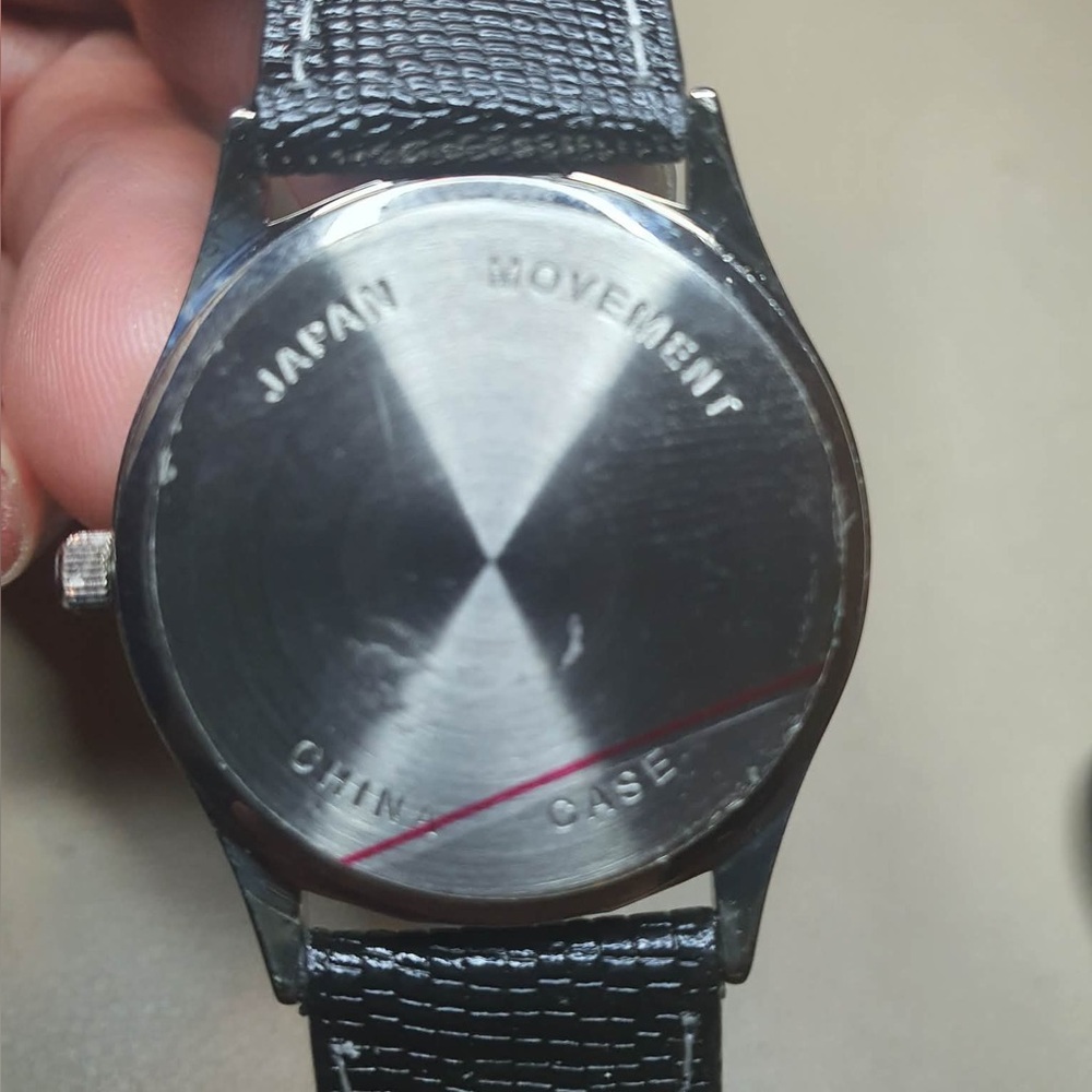🦋10/$20🦋 Vtg 1991 Kelloggs Toucan Sam Silver/Pink Leather Women's Watch - Picture 5 of 5